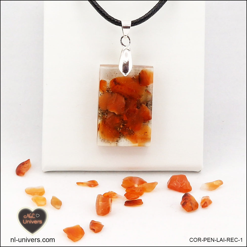 Pendentif Cornaline rectangle M.1 en orgonite laiton