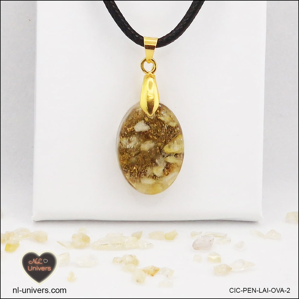 Pendentif Citrine chauffée ovale M.1 en orgonite laiton