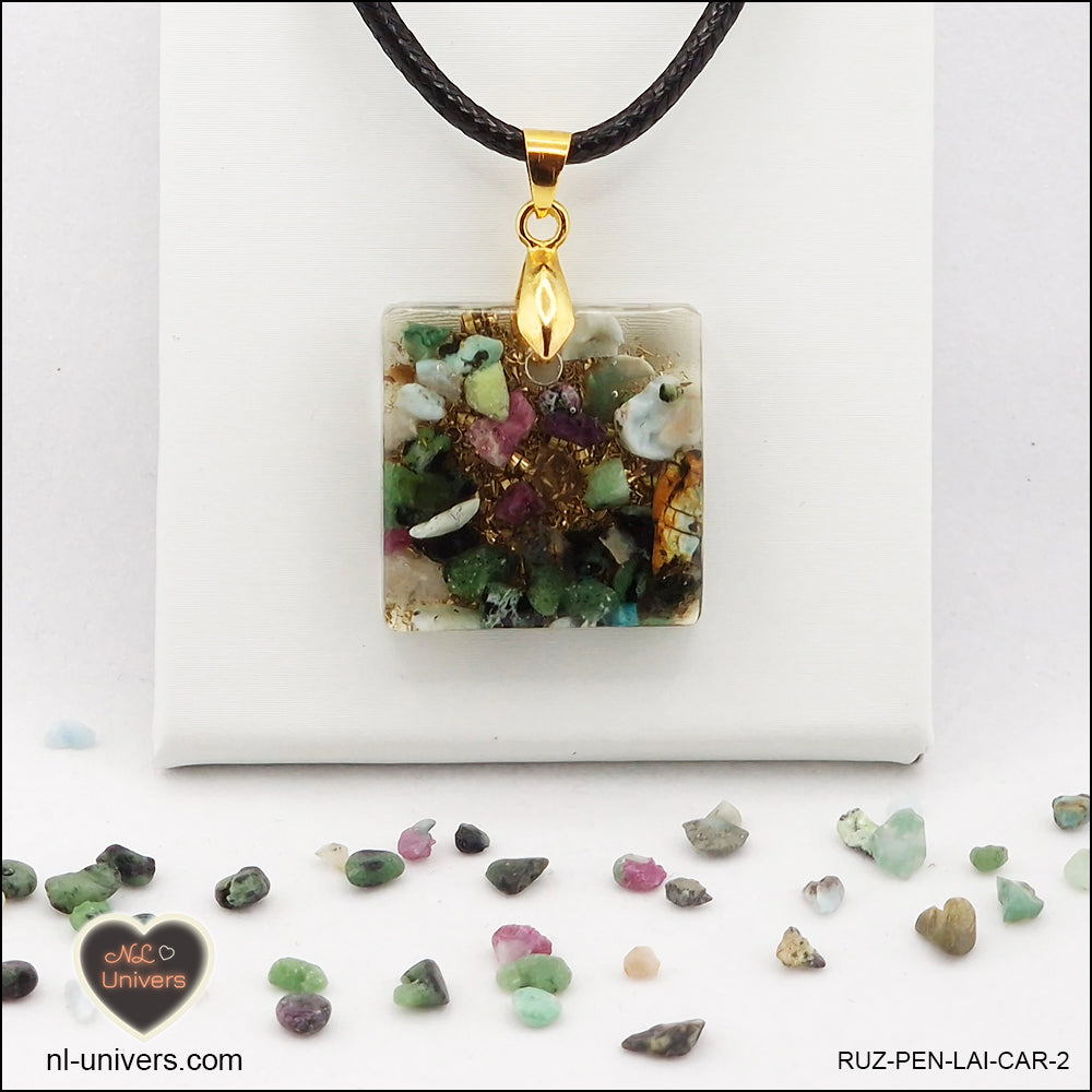 Pendentif Rubis-Zoïsite carré M.1 en orgonite laiton