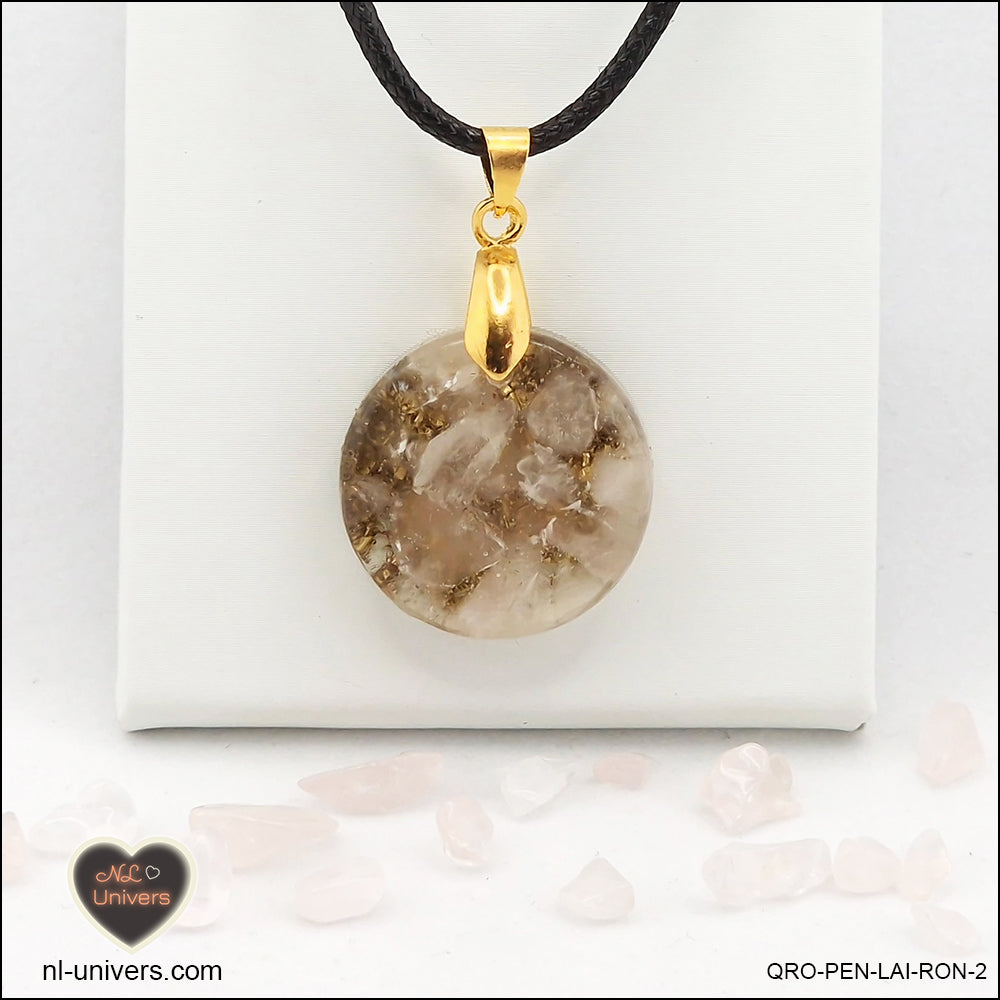 Pendentif Quartz rose rond M.1 en orgonite laiton