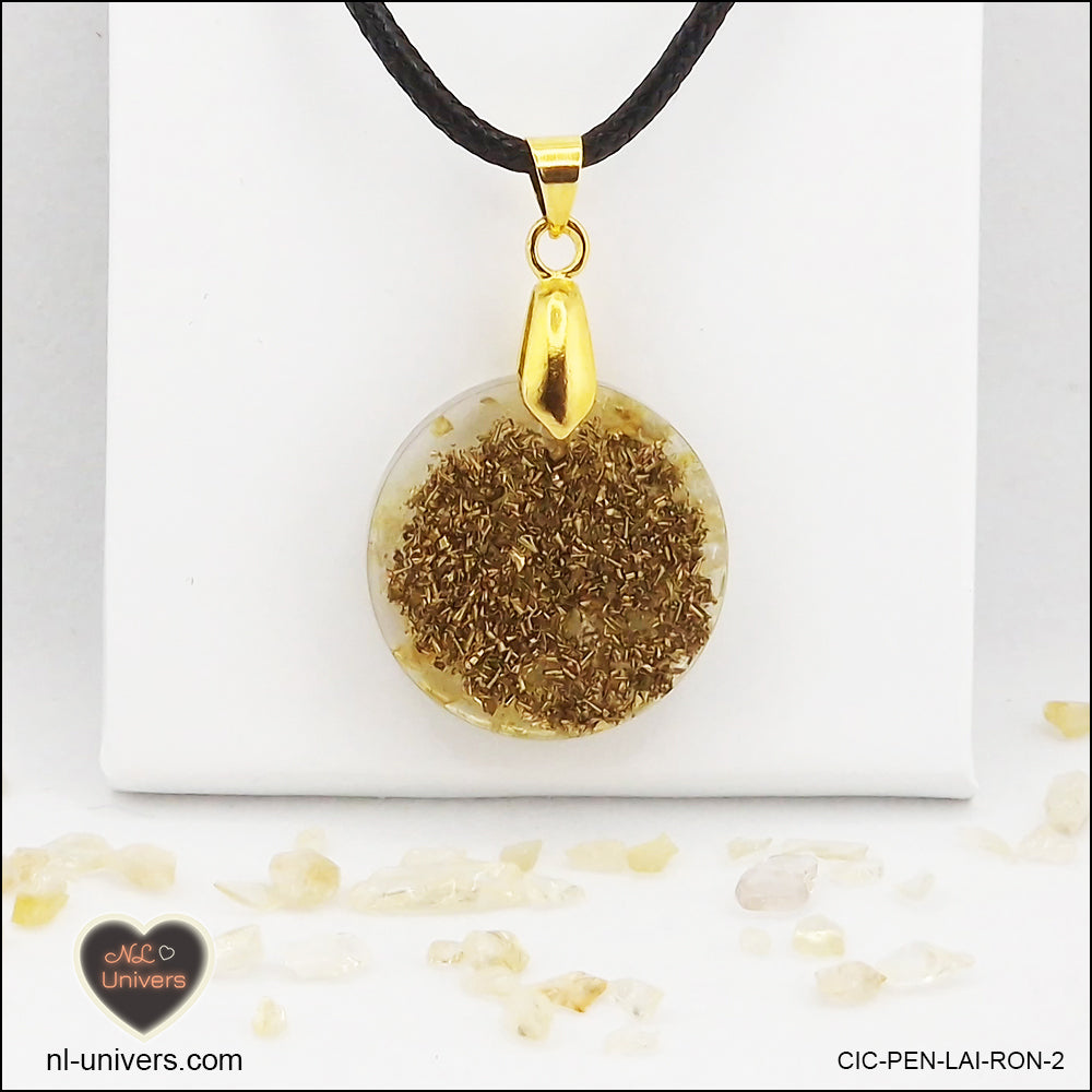 Pendentif Citrine chauffée rond M.1 en orgonite laiton