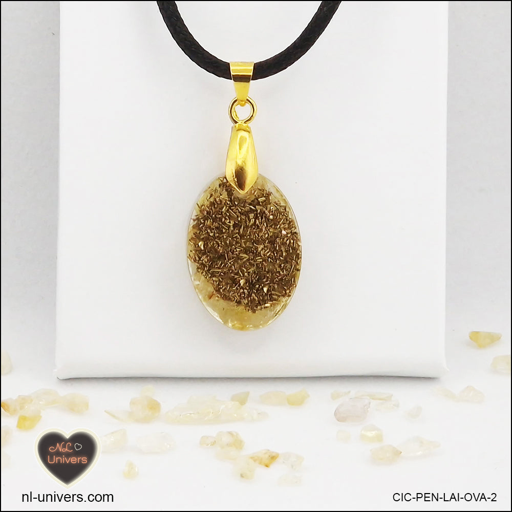 Pendentif Citrine chauffée ovale M.1 en orgonite laiton