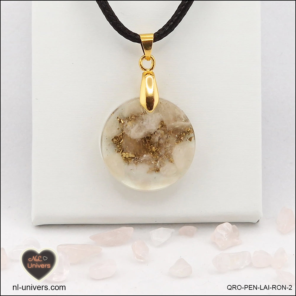 Pendentif Quartz rose rond M.1 en orgonite laiton