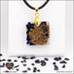 Pendentif Rivière d'or bleue carré M.1 en orgonite laiton