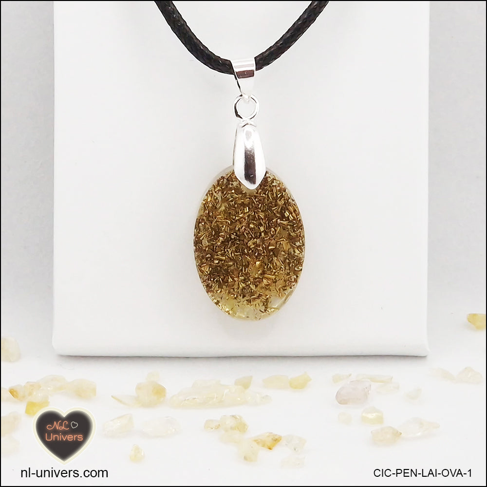 Pendentif Citrine chauffée ovale M.1 en orgonite laiton