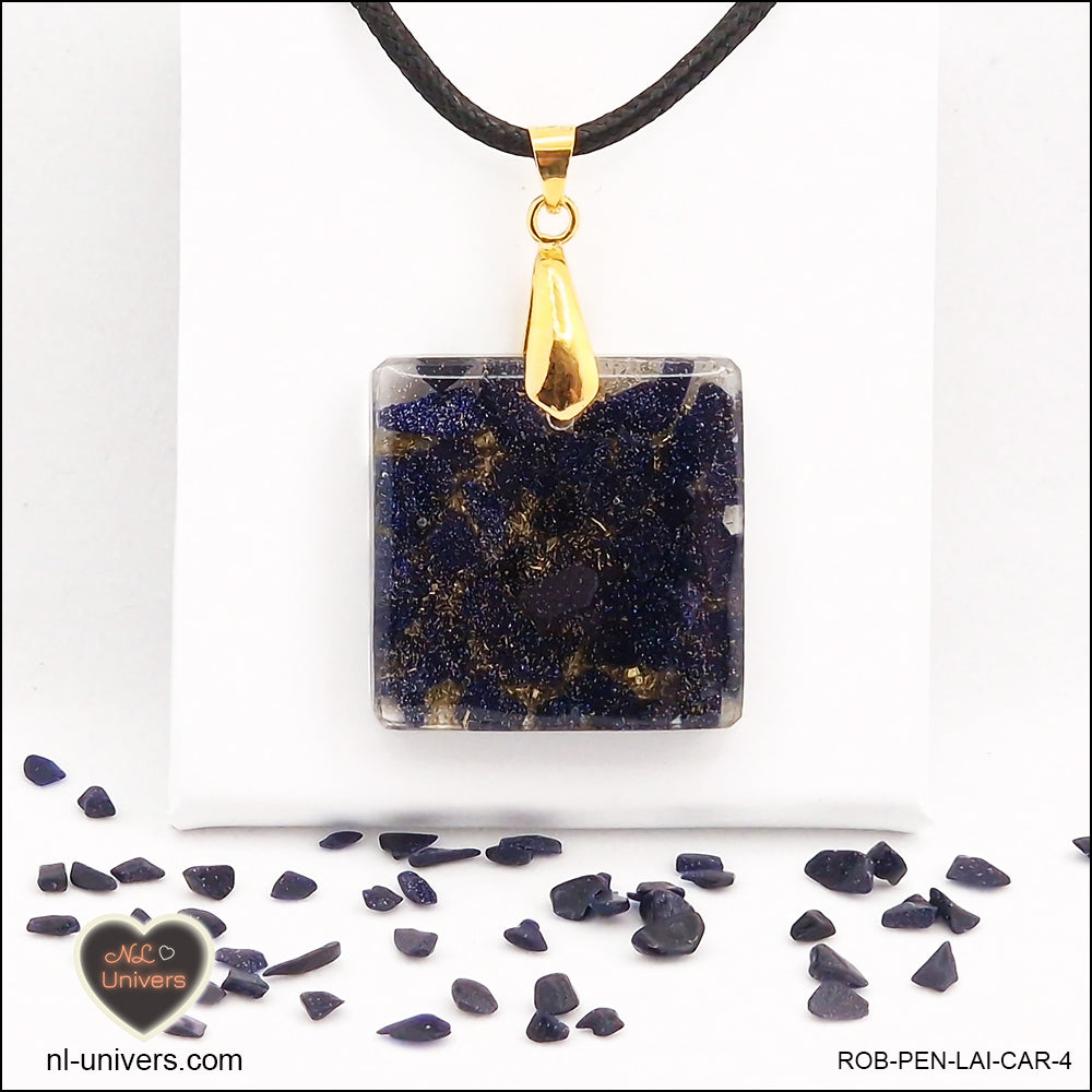 Pendentif Rivière d'or bleue carré M.2 en orgonite laiton