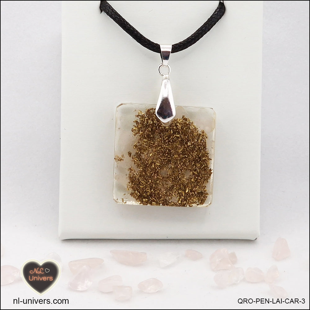 Pendentif Quartz rose carré M.2 en orgonite laiton