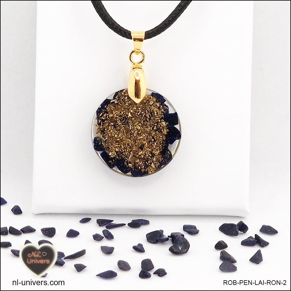 Pendentif Rivière d'or bleue rond M.1 en orgonite laiton