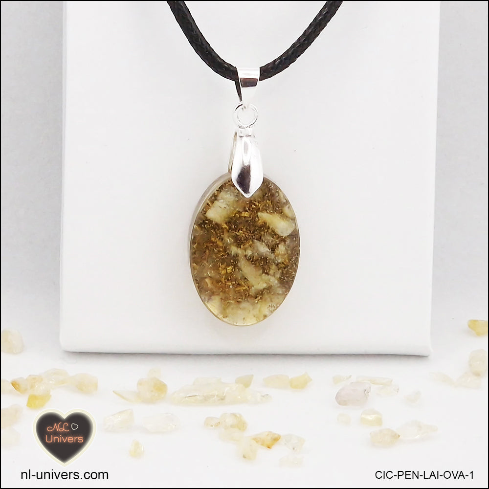 Pendentif Citrine chauffée ovale M.1 en orgonite laiton