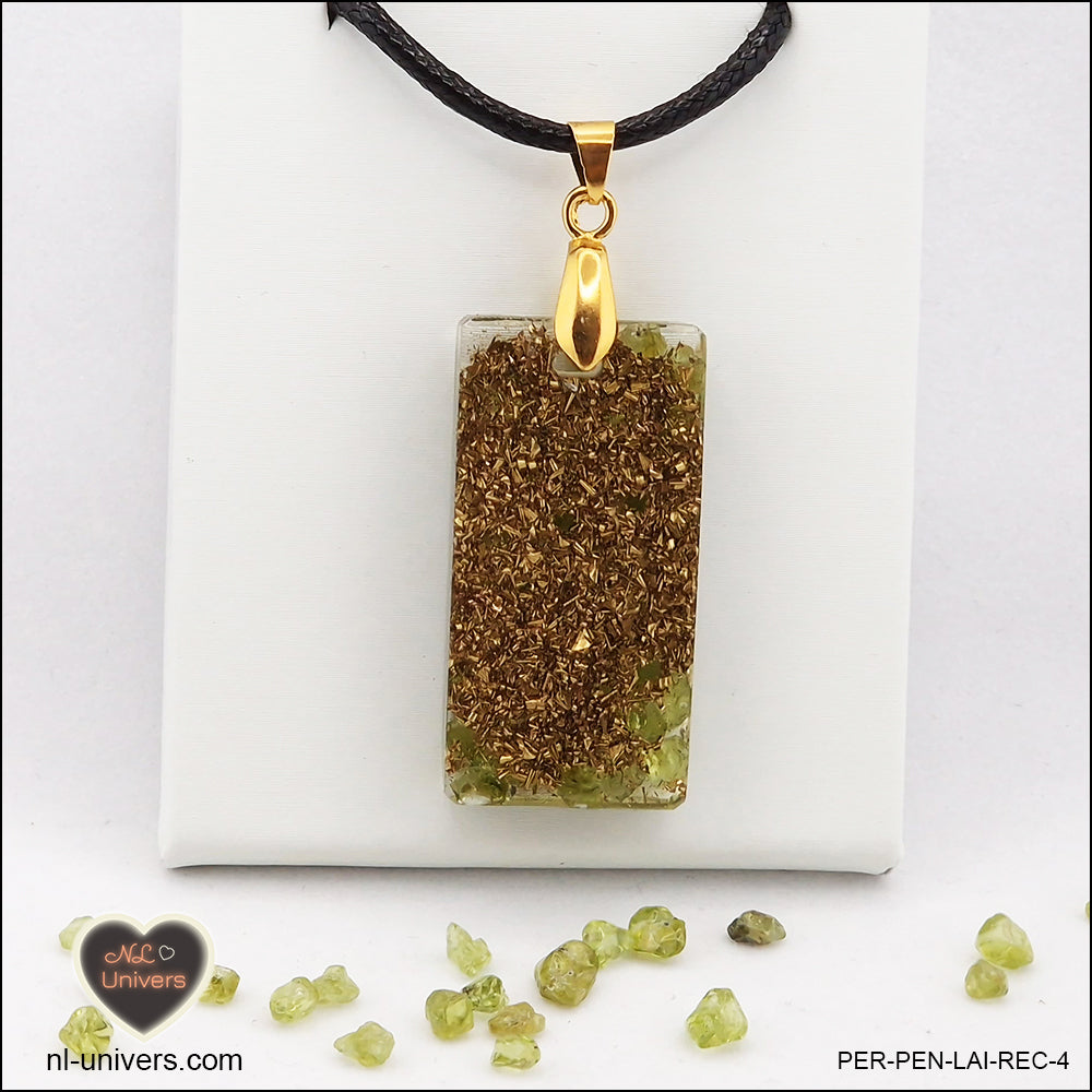 Pendentif Péridot rectangle M.2 en orgonite laiton