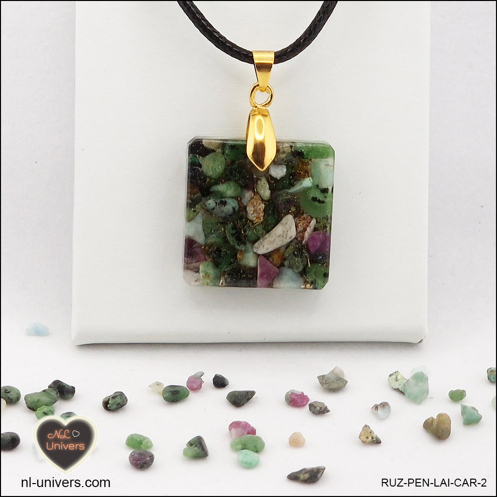 Square Ruby-Zoïsite pendant M.1 in brass orgonite