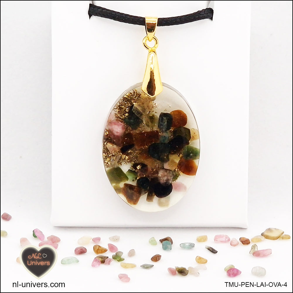 Pendentif Tourmaline multicolore ovale M.2 en orgonite laiton