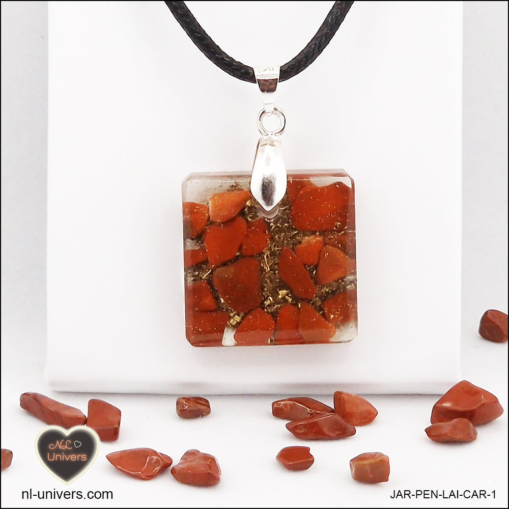 Pendentif Jaspe rouge carré M.1 en orgonite laiton