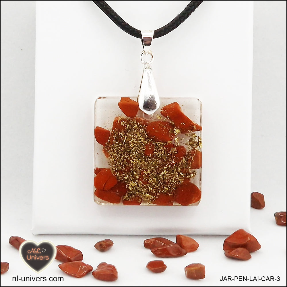 Pendentif Jaspe rouge carré M.2 en orgonite laiton