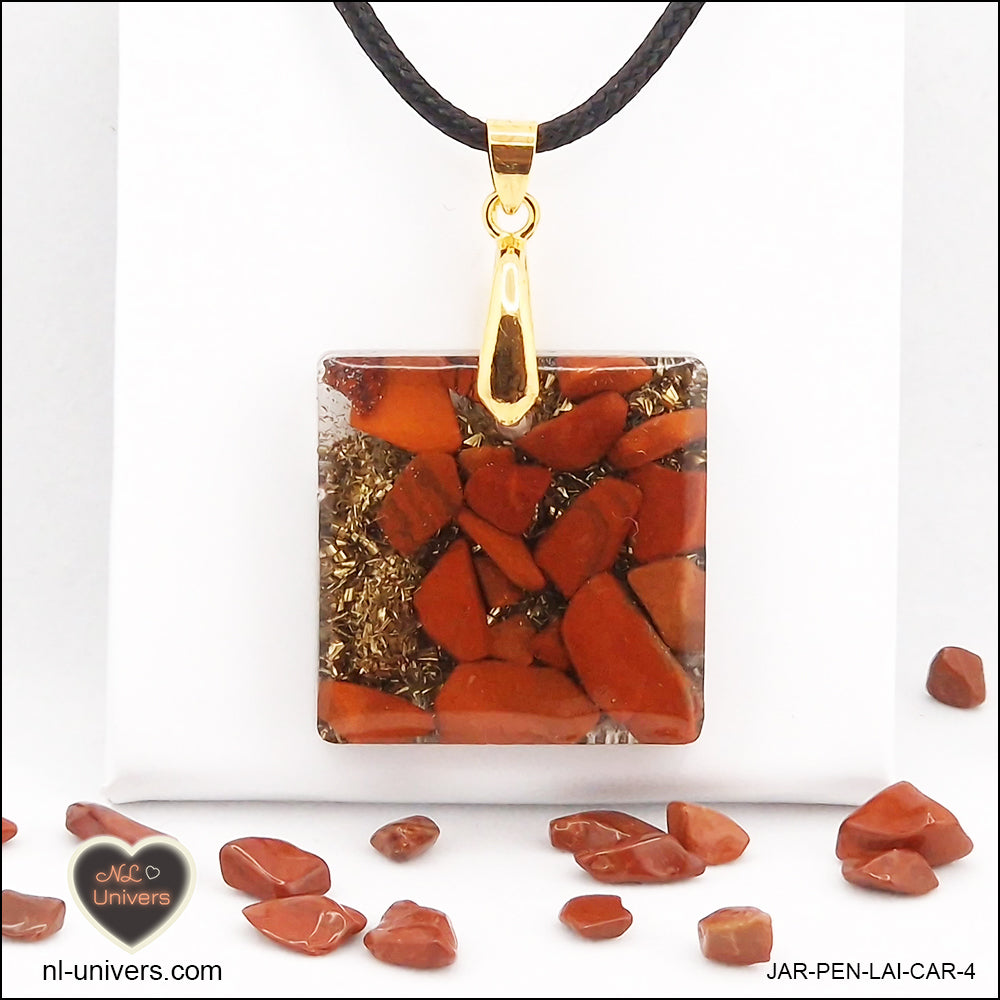 Pendentif Jaspe rouge carré M.2 en orgonite laiton