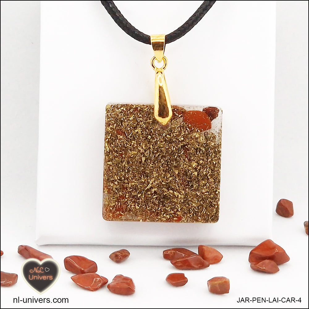 Pendentif Jaspe rouge carré M.2 en orgonite laiton