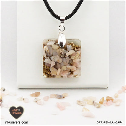 Pendentif Opale rose carré M.1 en orgonite laiton