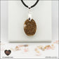 Pendentif Opale rose ovale M.1 en orgonite laiton