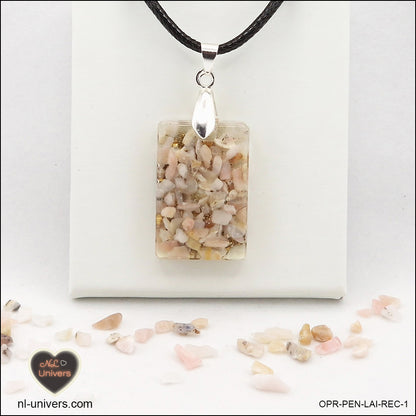 Pendentif Opale rose rectangle M.1 en orgonite laiton