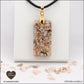 Pendentif Opale rose rectangle M.2 en orgonite laiton