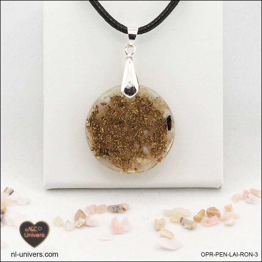 Pendentif Opale rose rond M.2 en orgonite laiton