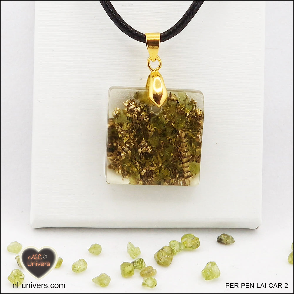 Square Peridot pendant M.1 in brass orgonite