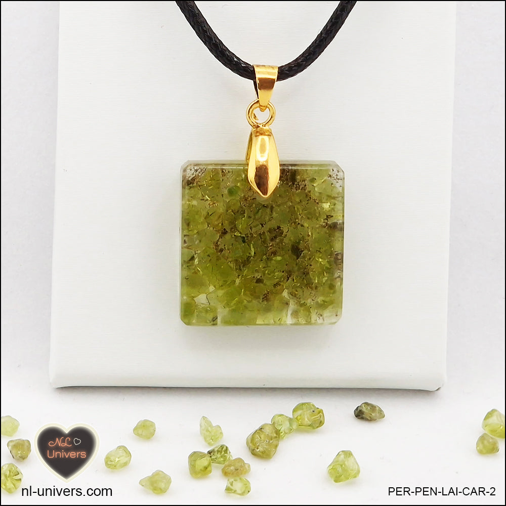 Square Peridot pendant M.1 in brass orgonite