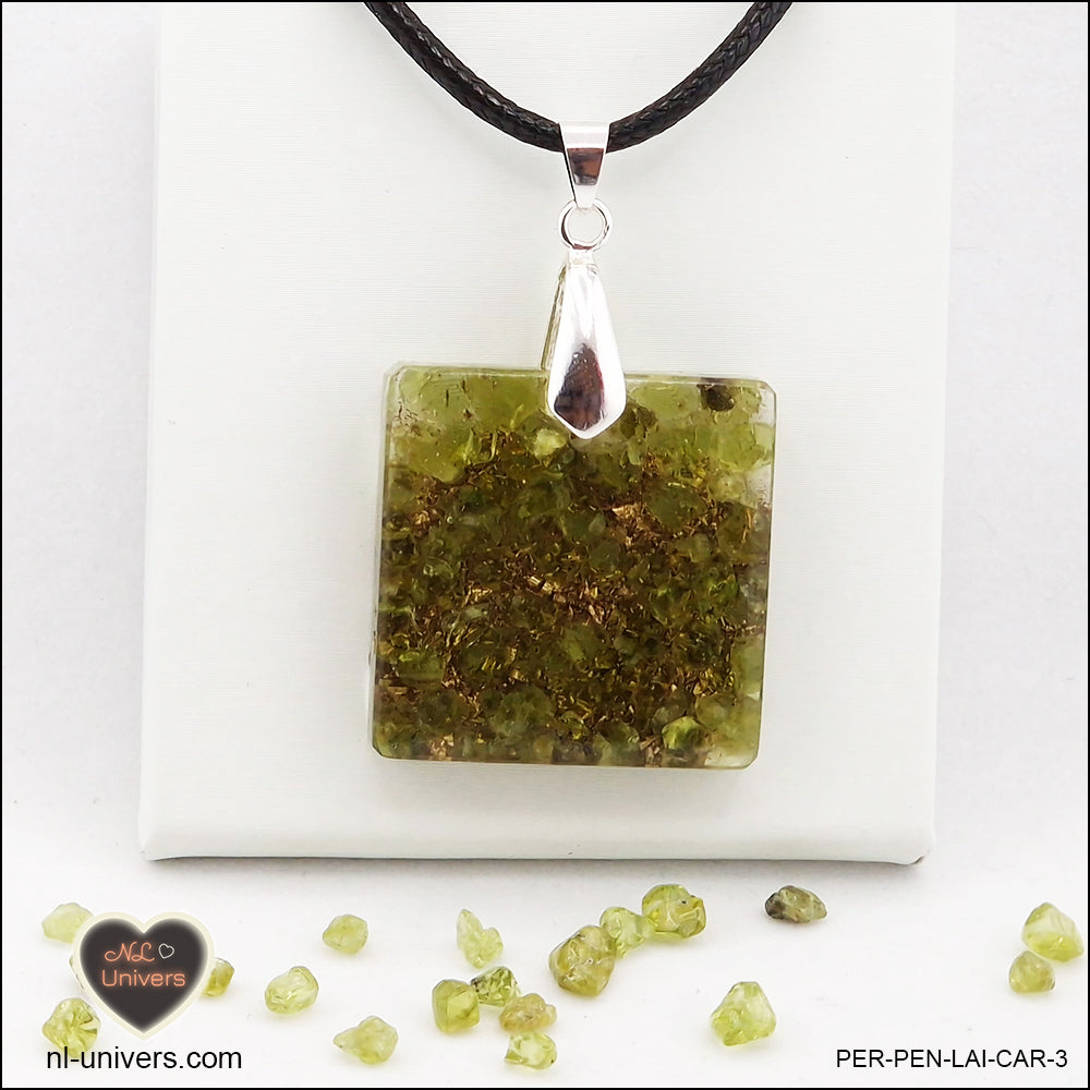 Square Peridot pendant M.2 in brass orgonite