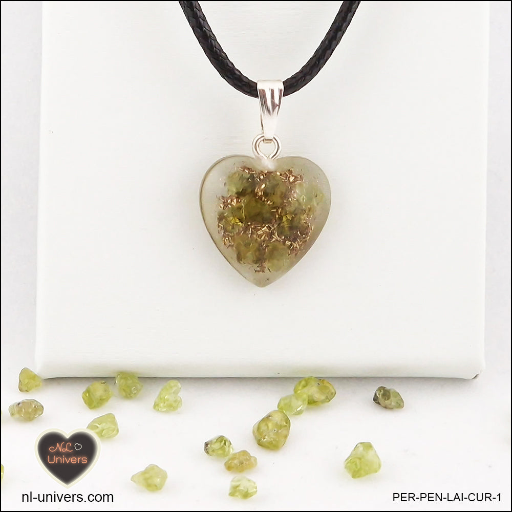 Peridot heart pendant M.1 in brass orgonite