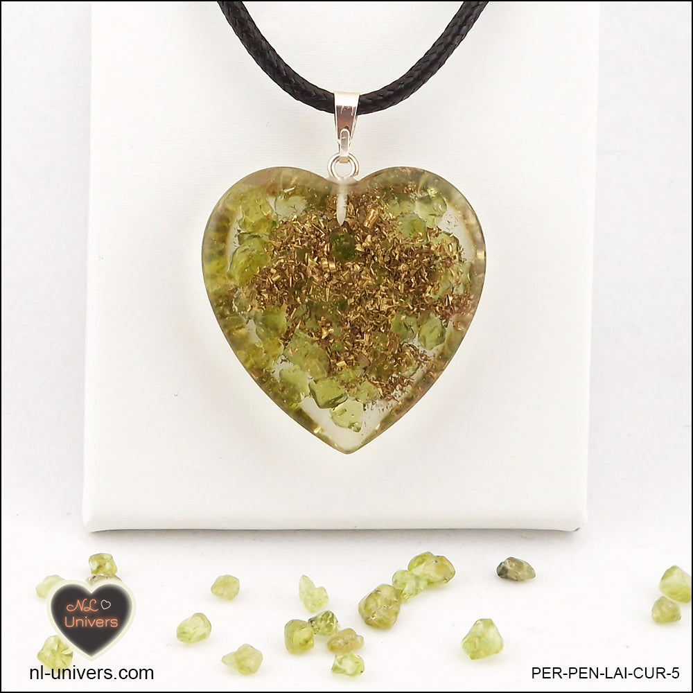 Peridot heart pendant M.3 in brass orgonite