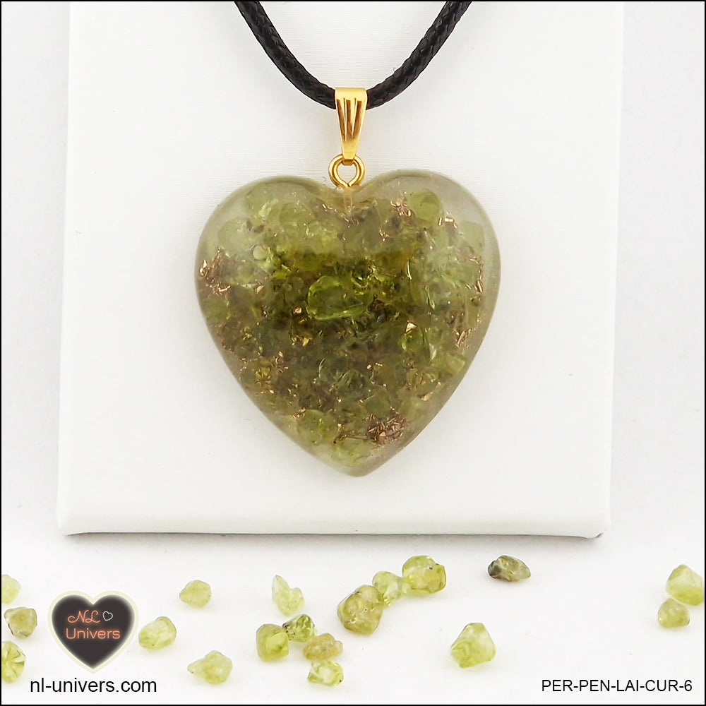 Peridot heart pendant M.3 in brass orgonite