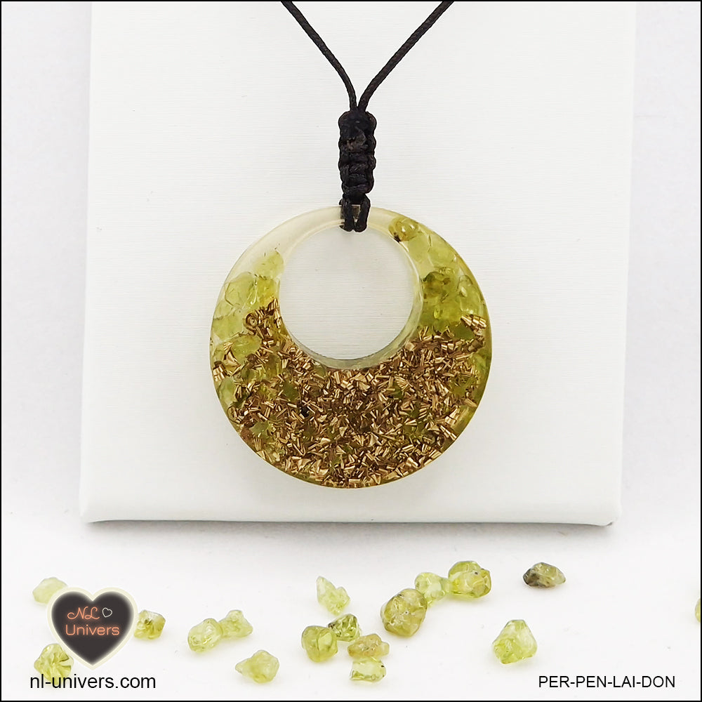 Peridot donut pendant in brass orgonite