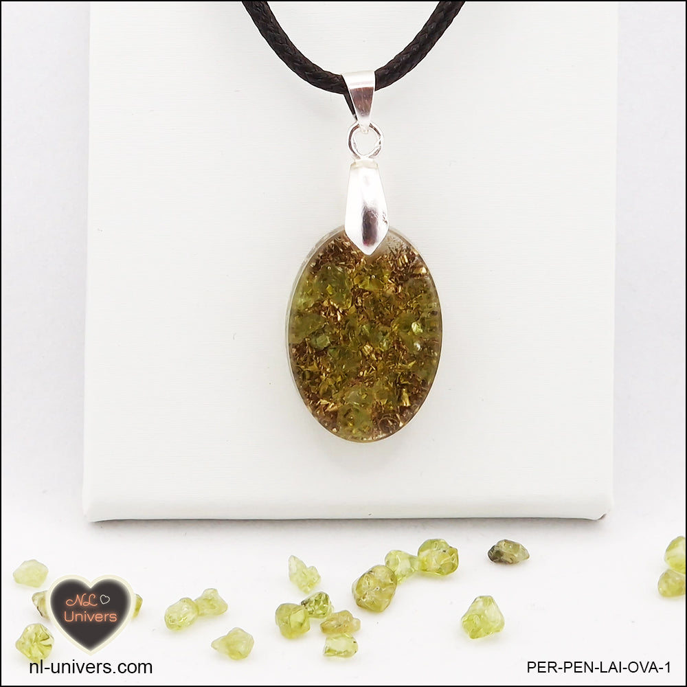 Oval Peridot pendant M.1 in brass orgonite