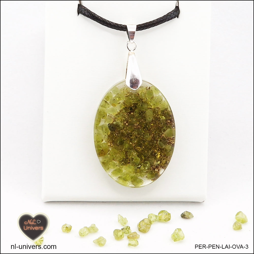 Oval Peridot pendant M.2 in brass orgonite