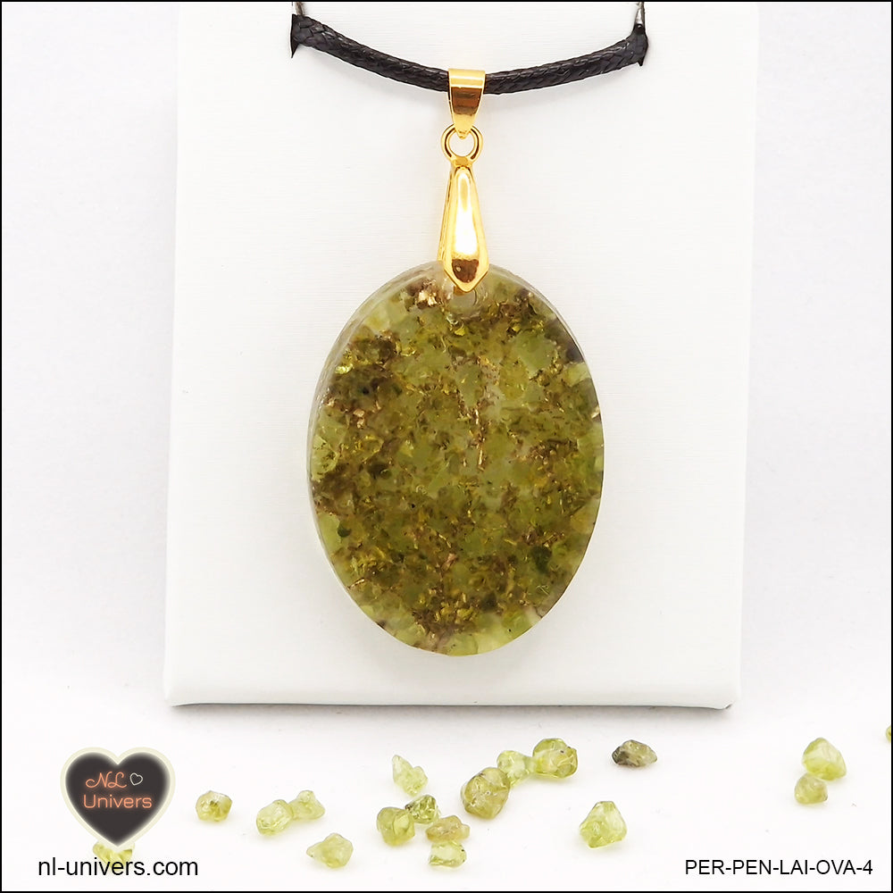 Oval Peridot pendant M.2 in brass orgonite