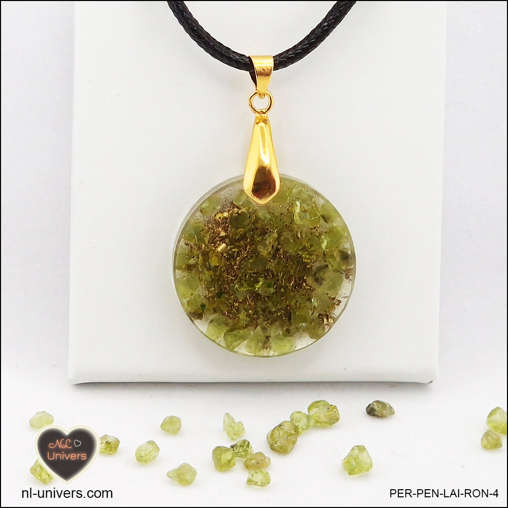 Round Peridot pendant M.2 in brass orgonite