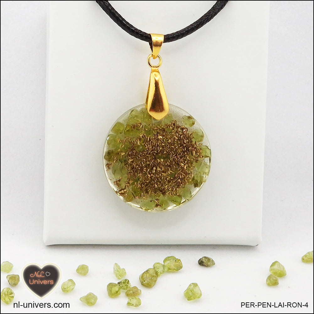 Round Peridot pendant M.2 in brass orgonite