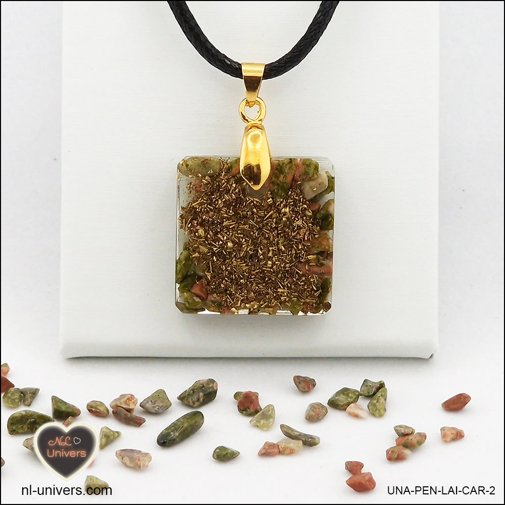 Pendentif Unakite carré M.1 en orgonite laiton