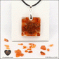 Pendentif Cornaline carré M.2 en orgonite laiton