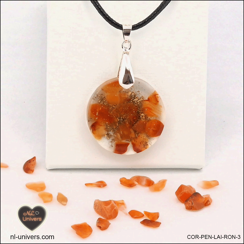 Round Carnelian pendant M.2 in brass orgonite