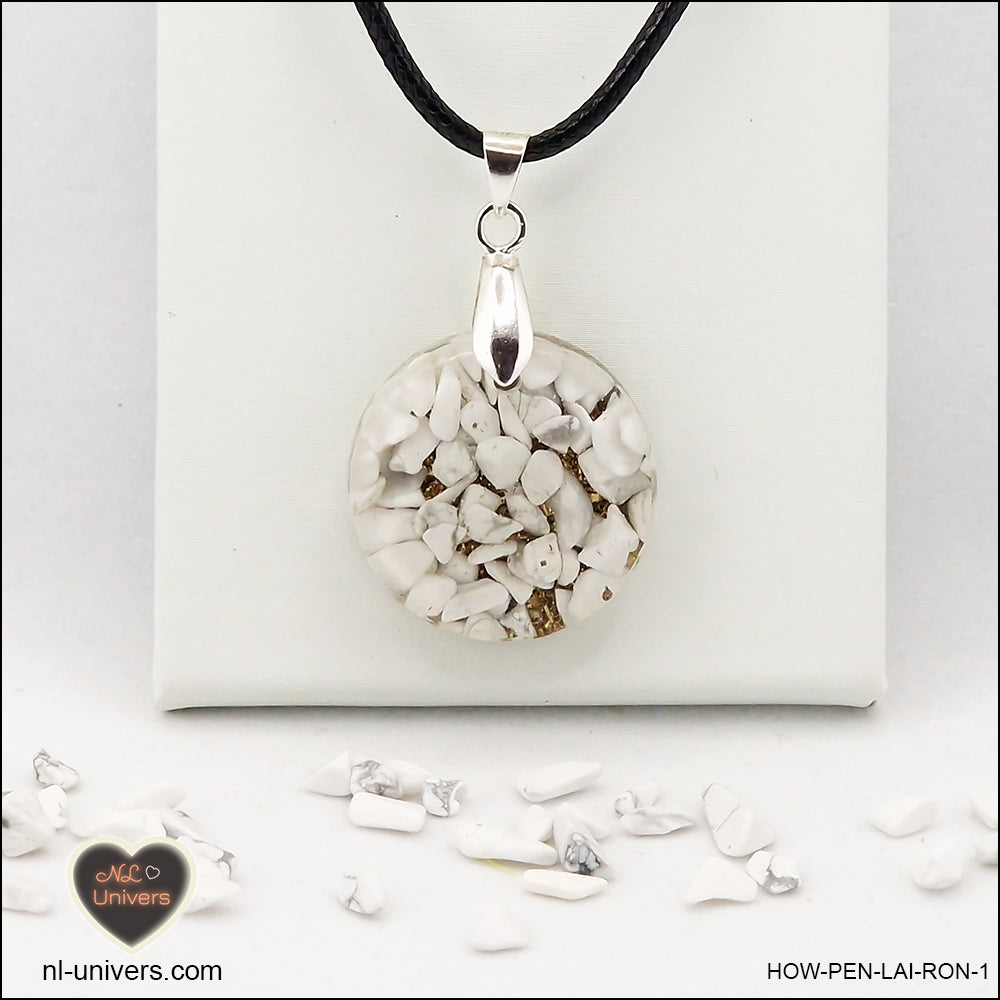 Pendentif Howlite-Magnésite rond M.1 en orgonite laiton