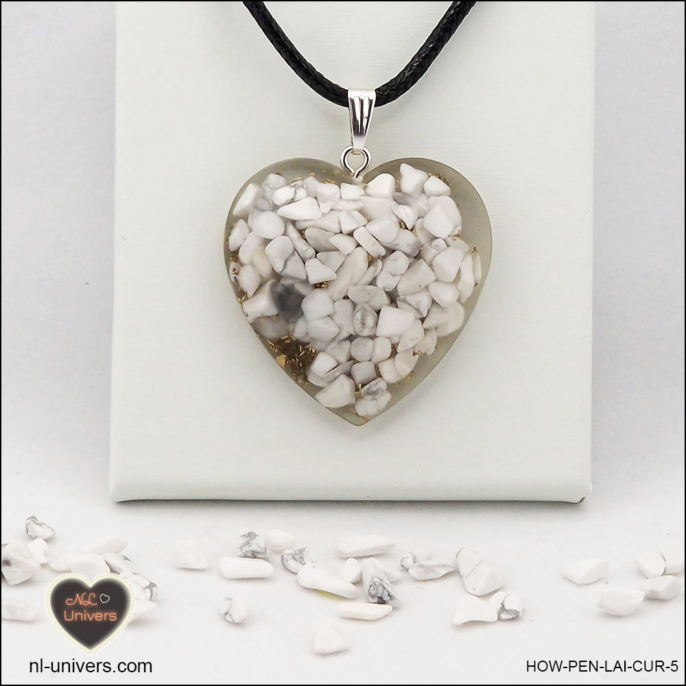 Pendentif Howlite-Magnésite cœur M.3 en orgonite laiton