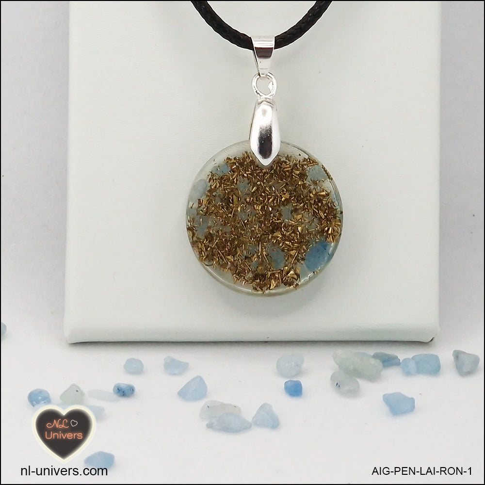 Pendentif Aigue-Marine rond M.1 en orgonite laiton