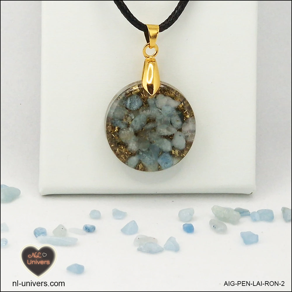 Round Aquamarine pendant M.1 in brass orgonite