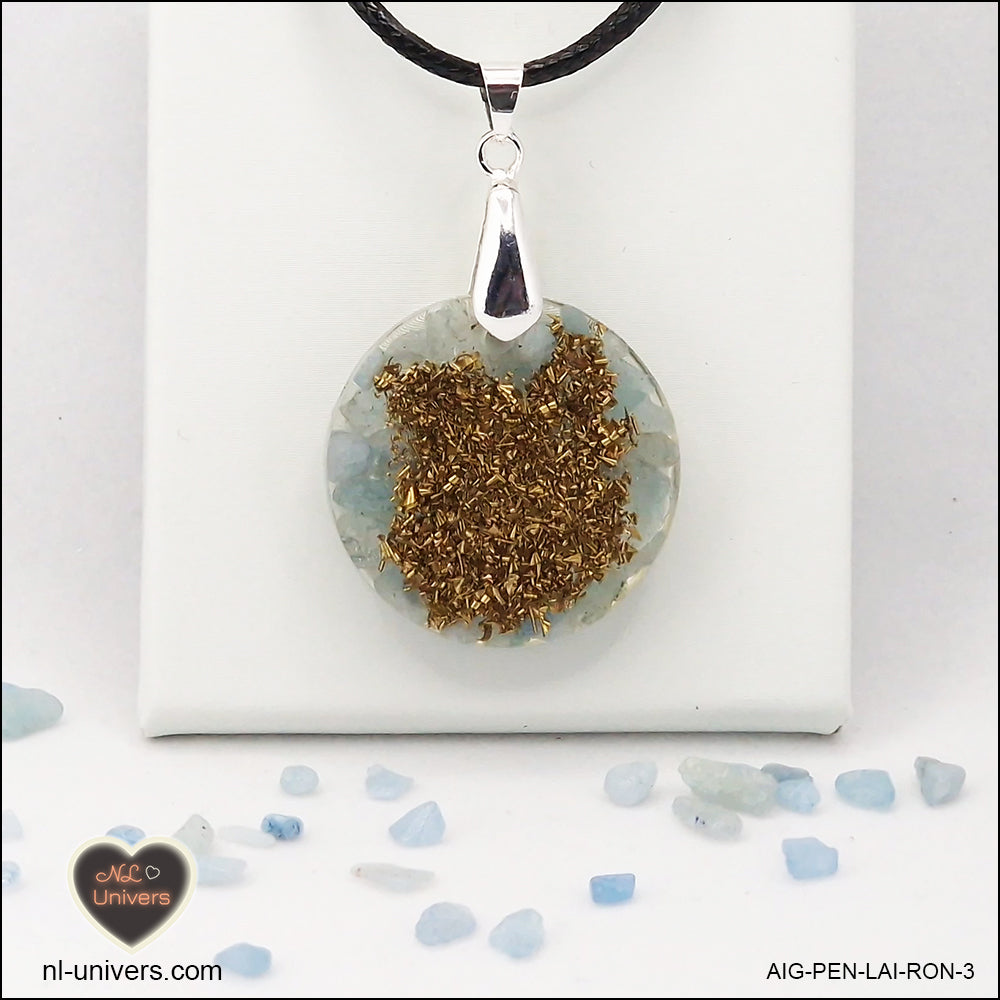 Pendentif Aigue-Marine rond M.2 en orgonite laiton