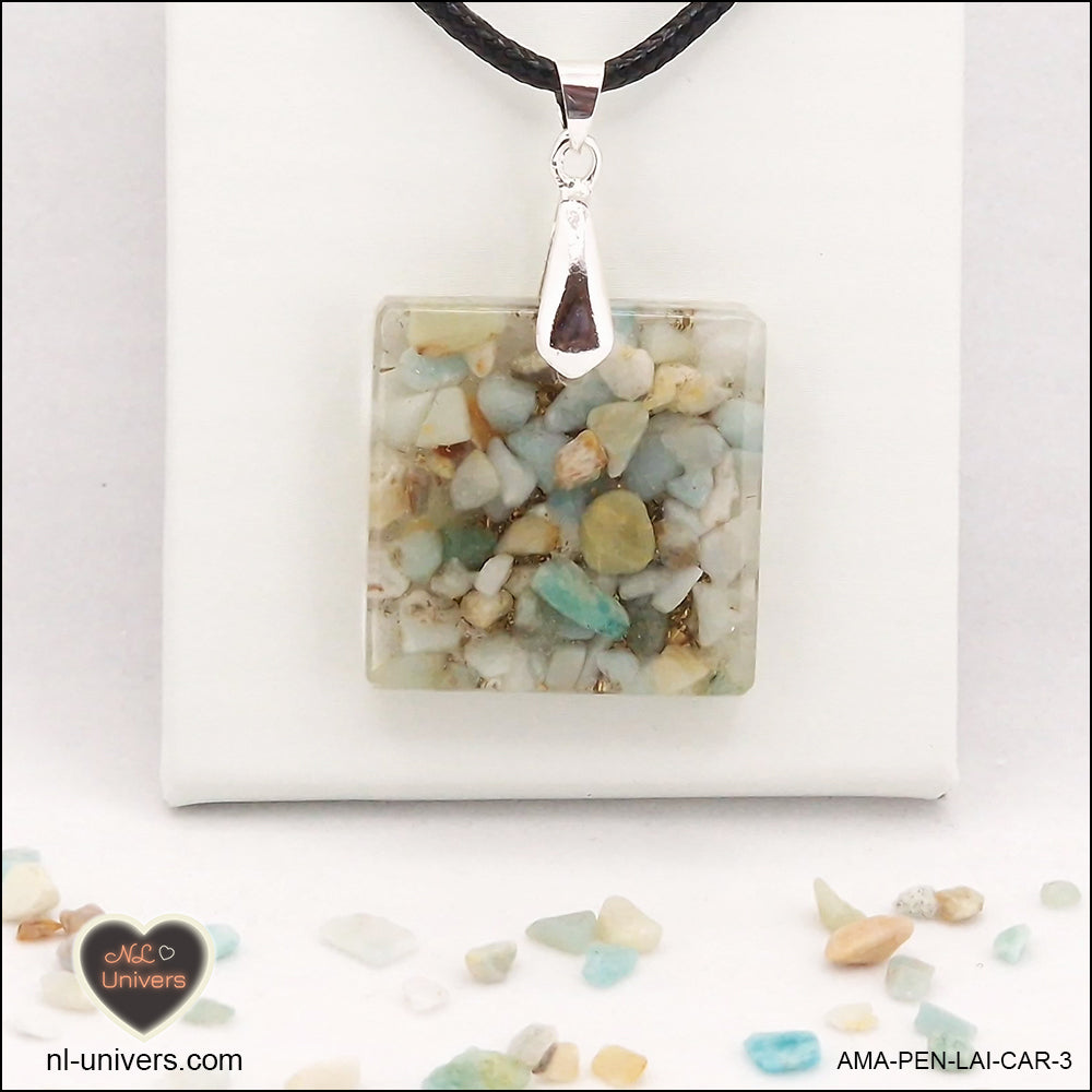 Pendentif Amazonite carré M.2 en orgonite laiton