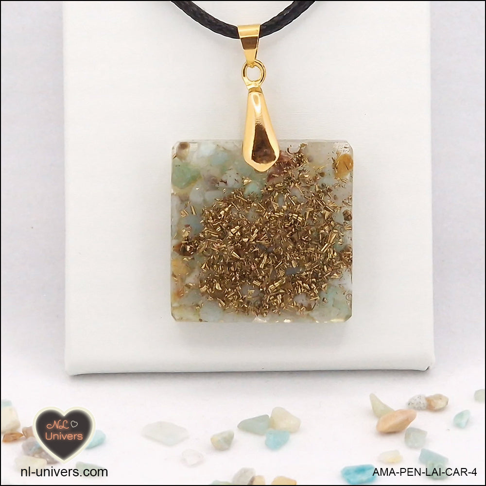 Pendentif Amazonite carré M.2 en orgonite laiton