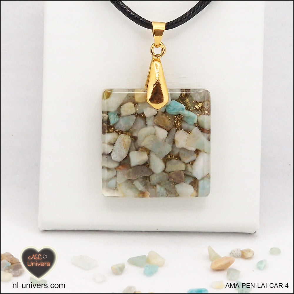 Pendentif Amazonite carré M.2 en orgonite laiton