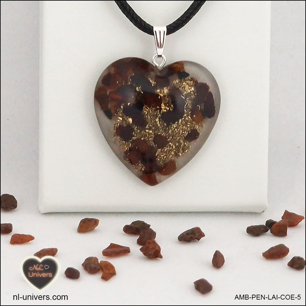 Amber heart pendant M.3 in brass orgonite