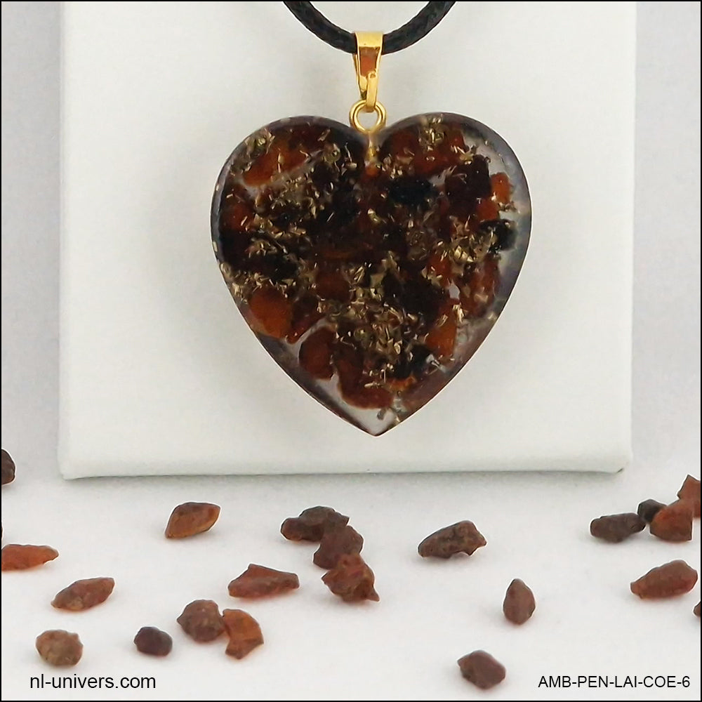 Amber heart pendant M.3 in brass orgonite